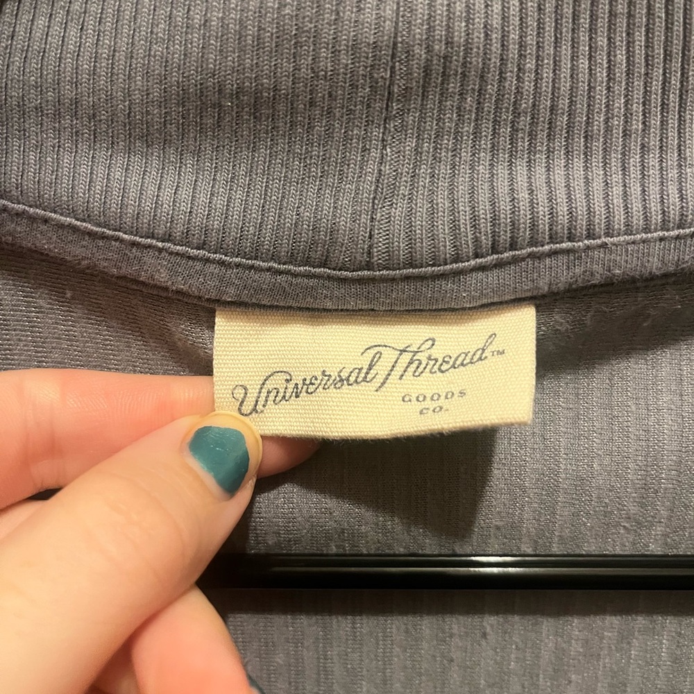 Universal Threads Sweater - Picture 3 of 5